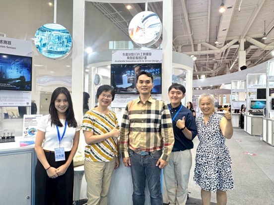 我們公司受邀參加於高雄展覽館舉辦的亞灣新創大南方展覽，並在現場展示了與工研院合作專案的成果。